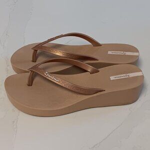IPANEMA Platform Sandal Beige and Bronze Size 9